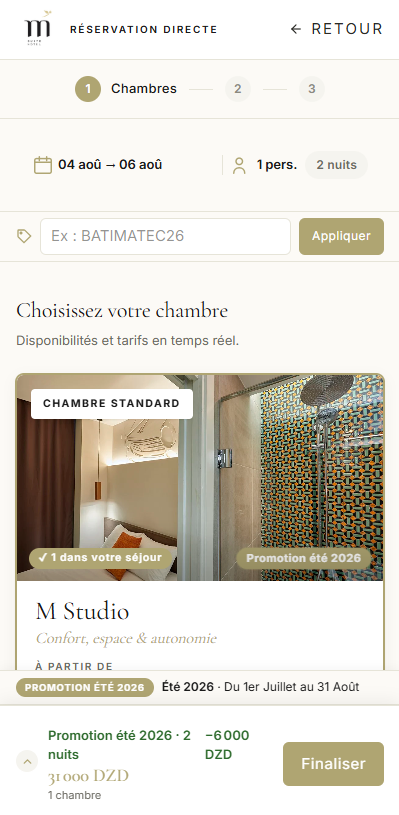 Le tunnel de réservation sur téléphone : dates, choix de la chambre, total